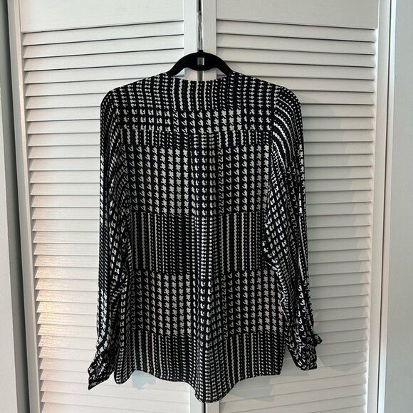 Parker Black and White Pattern Blouse - Picture 2 of 2